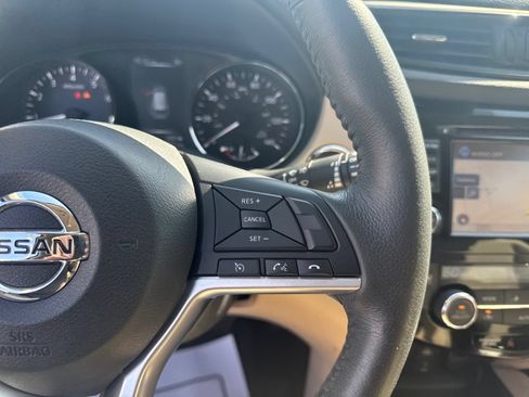 Used 2017 Nissan Rogue SL w/ SL Premium Package FWD image 28