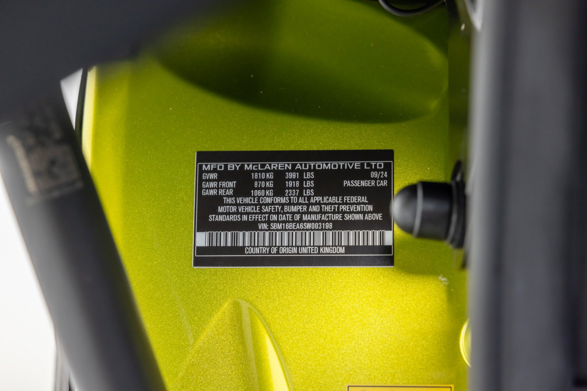 Used 2025 McLaren Artura Spider RWD image 75