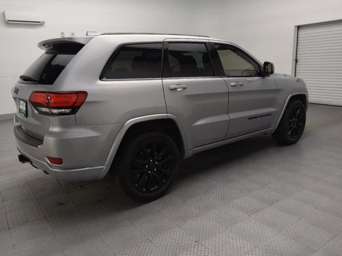 Used 2019 Jeep Grand Cherokee Altitude RWD image 10