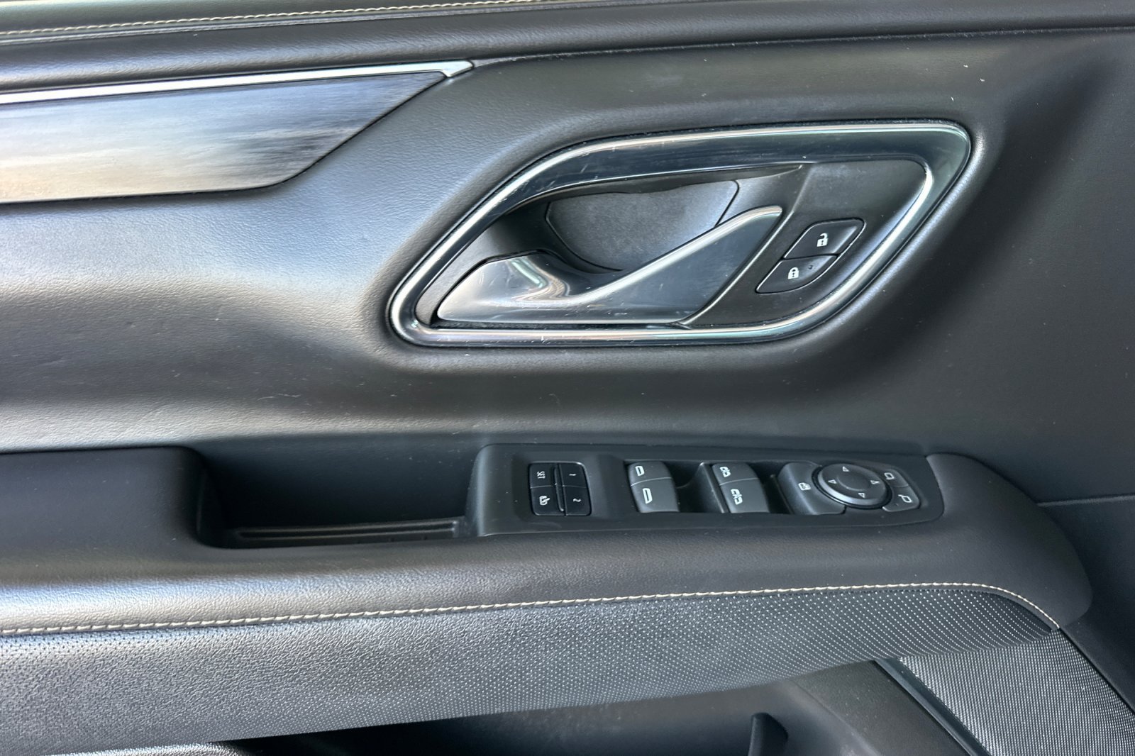 Certified 2023 GMC Yukon XL SLT RWD image 11