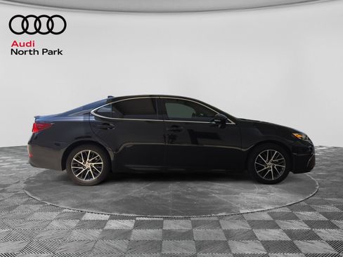 Used 2016 Lexus ES 350 w/ Luxury Package w/Wood Trim FWD image 6
