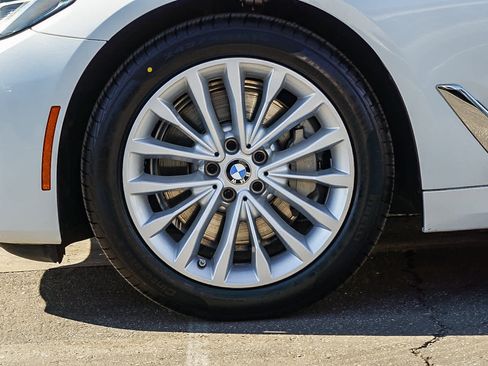 Certified 2023 BMW 530i w/ Premium Package image 9