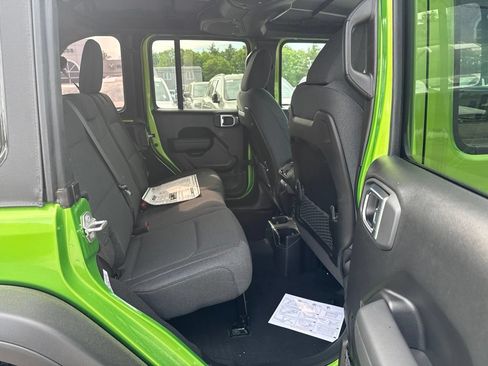 New 2026 Jeep Wrangler Unlimited Rubicon AWD/4WD image 24