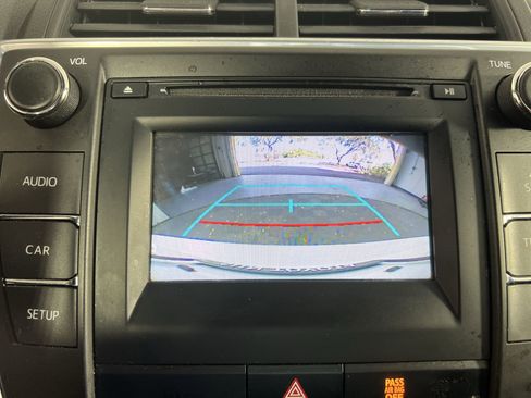 Used 2016 Toyota Camry SE FWD image 29