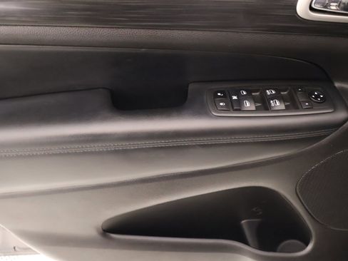 Used 2021 Jeep Grand Cherokee Laredo X AWD/4WD image 16