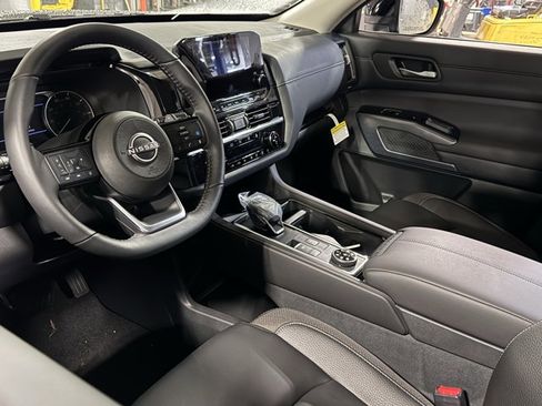 New 2025 Nissan Pathfinder SL image 20