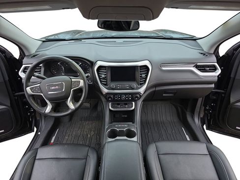 Certified 2023 GMC Acadia SLT w/ Preferred Package image 9