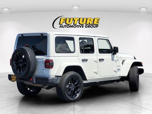 Used 2024 Jeep Wrangler Unlimited Sahara AWD/4WD image 4