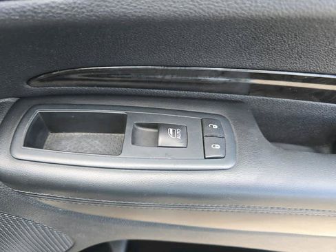 Used 2014 Dodge Durango Limited w/ Nav & Power Liftgate Group RWD image 26
