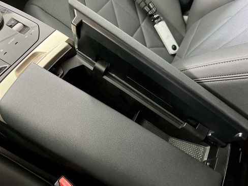 Used 2023 BMW iX xDrive50 w/ Sport Package image 22