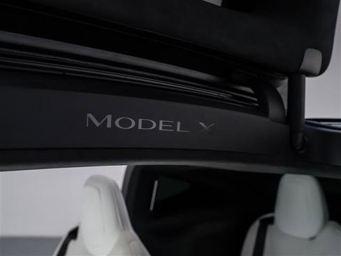 Used 2022 Tesla Model X Plaid image 16