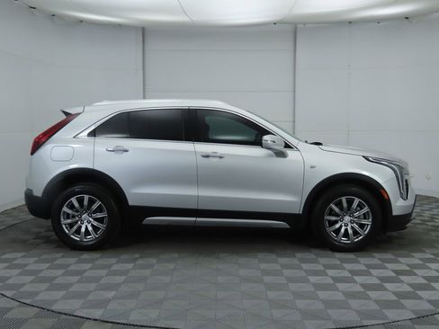 Used 2022 Cadillac XT4 Premium Luxury w/ Technology Package image 4