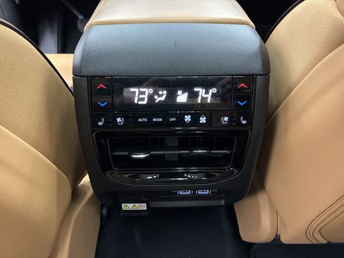 Used 2025 Jeep Grand Cherokee Summit AWD/4WD image 13