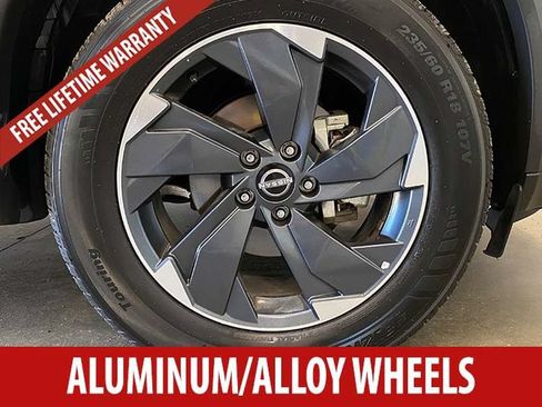 Used 2025 Nissan Rogue SV AWD/4WD image 7