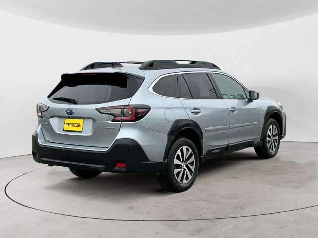 Used 2025 Subaru Outback Premium AWD/4WD image 5