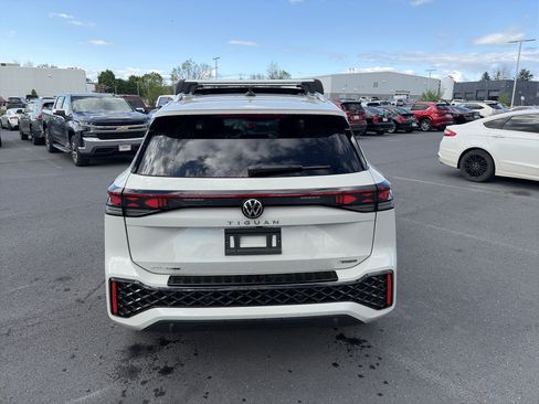 Used 2026 Volkswagen Tiguan SEL R-Line AWD/4WD image 6