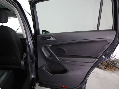 Used 2020 Volkswagen Tiguan SE FWD image 37