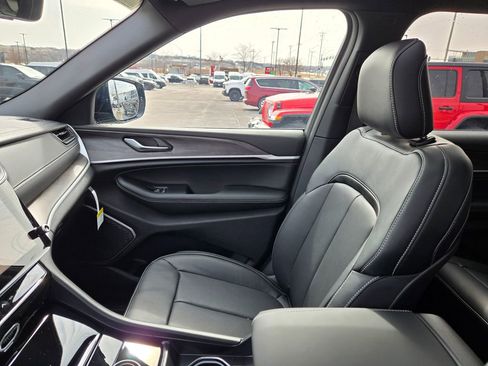 New 2026 Jeep Grand Cherokee L Limited AWD/4WD image 24