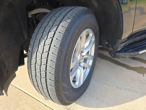 Used 2024 Chevrolet Tahoe LT RWD image 32