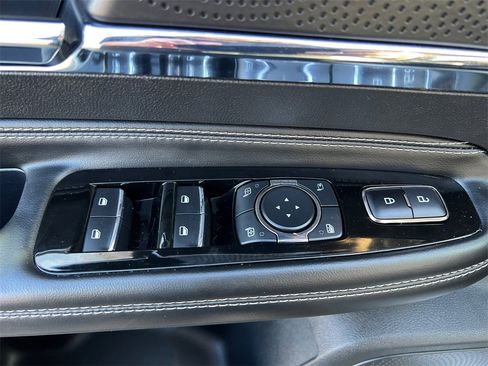 Used 2023 Lincoln Corsair AWD image 13