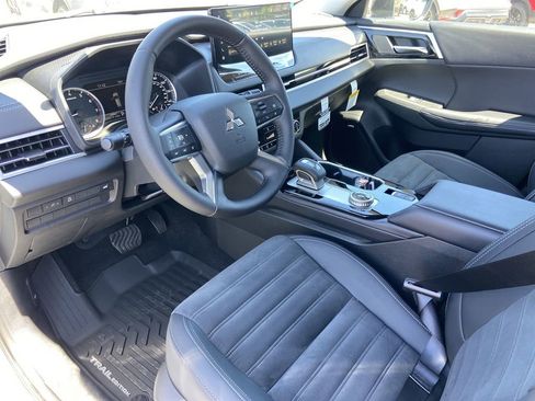 New 2026 Mitsubishi Outlander AWD image 6