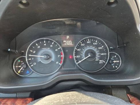 Used 2010 Subaru Outback 3.6R Limited AWD/4WD image 9