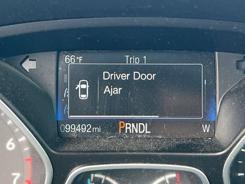 Used 2018 Ford Focus SE FWD image 40