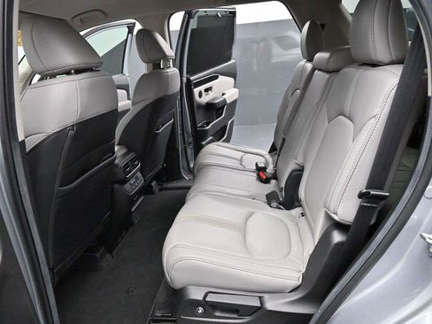 Used 2024 Honda Pilot EX-L image 30