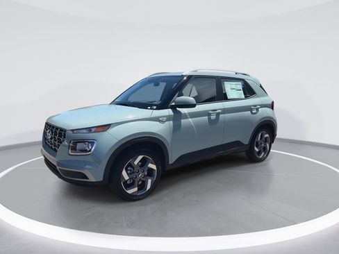 New 2026 Hyundai Venue SEL FWD image 4
