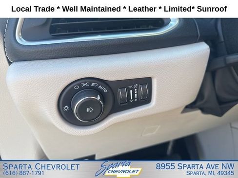 Used 2022 Chrysler Pacifica Limited image 16