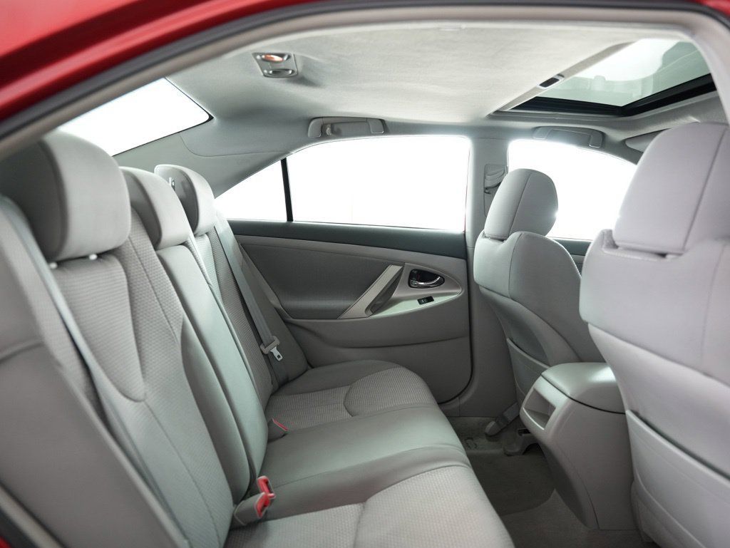 Used 2011 Toyota Camry SE w/ SE Extra-Value Pkg #1 FWD image 39