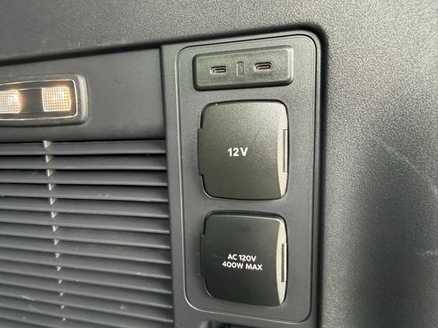 Used 2025 Ford Expedition Max Platinum AWD/4WD image 34