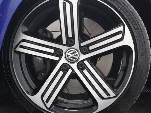 Used 2016 Volkswagen Golf R 4-Door AWD/4WD image 3