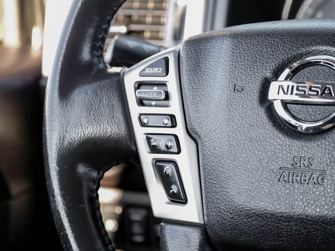 Used 2017 Nissan Titan SV image 14