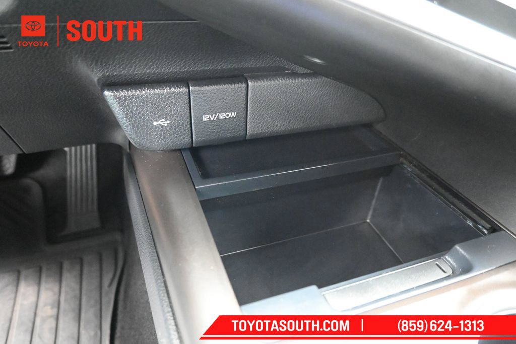 Used 2022 Toyota Camry LE FWD image 19