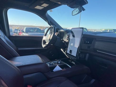 Used 2024 Ford Expedition Max Limited image 5