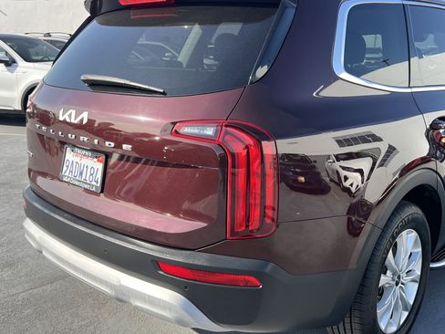 Certified 2022 Kia Telluride LX image 19