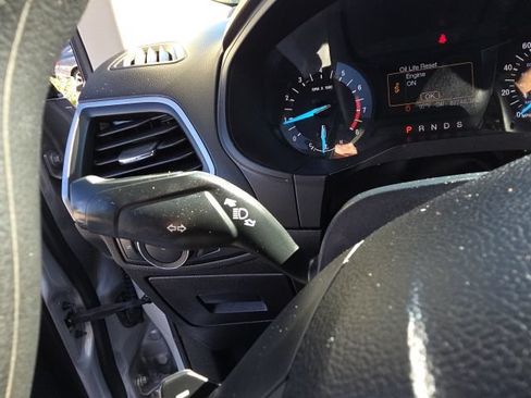Used 2017 Ford Edge SE FWD image 35