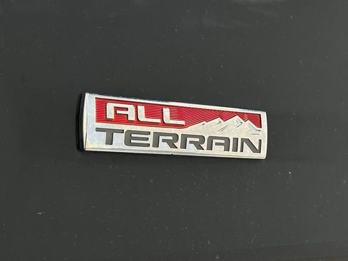 Used 2018 GMC Sierra 1500 SLT AWD/4WD image 43