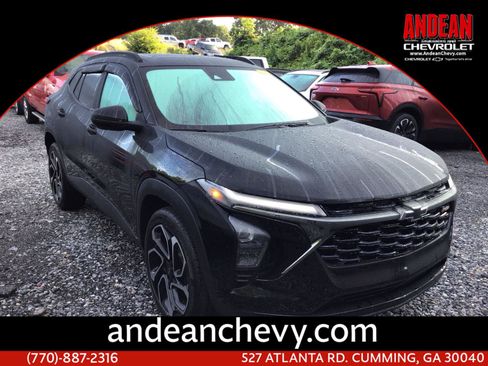Used 2025 Chevrolet Trax RS w/ Sunroof Package FWD image 1