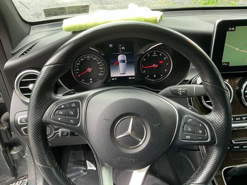 Used 2019 Mercedes-Benz GLC 300 4MATIC image 12