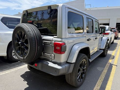 Used 2021 Jeep Wrangler Unlimited Sahara w/ Cold Weather Group AWD/4WD image 2