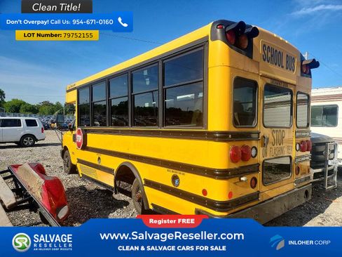 Used 2013 Chevrolet Express 4500 RWD image 4