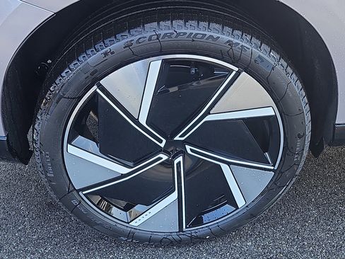 New 2026 Volvo EX90 Ultra image 18