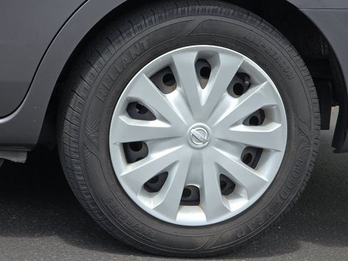 Used 2017 Nissan Versa SV FWD image 23