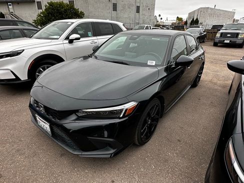 Used 2023 Honda Civic Sport image 6