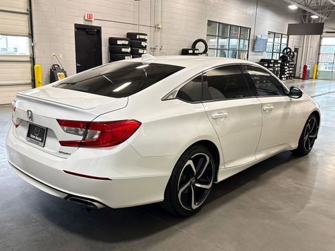 Used 2018 Honda Accord Sport image 4