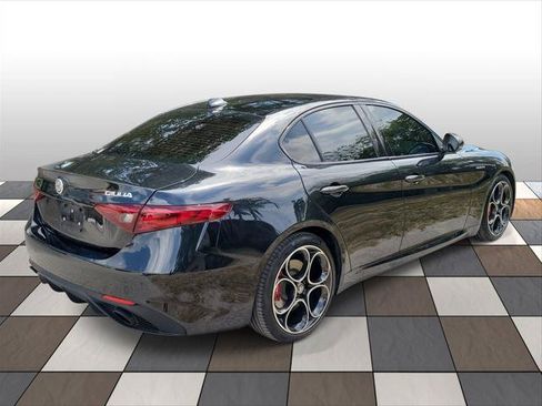 Used 2023 Alfa Romeo Giulia Veloce RWD image 4