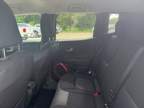 Used 2016 Jeep Renegade Trailhawk AWD/4WD image 10