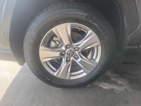 Used 2023 Toyota RAV4 XLE w/ Convenience Package image 30